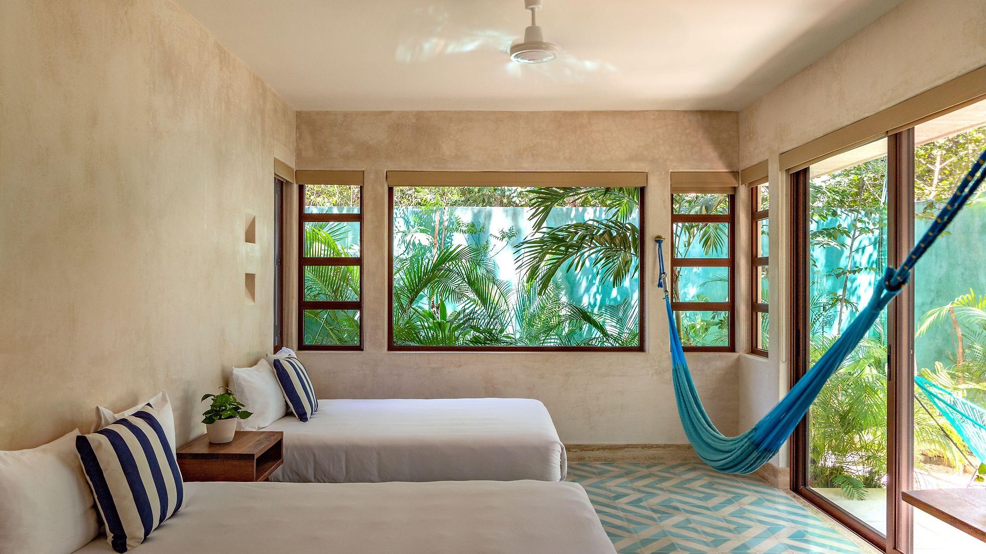 Tiki Tiki Hotel 4*