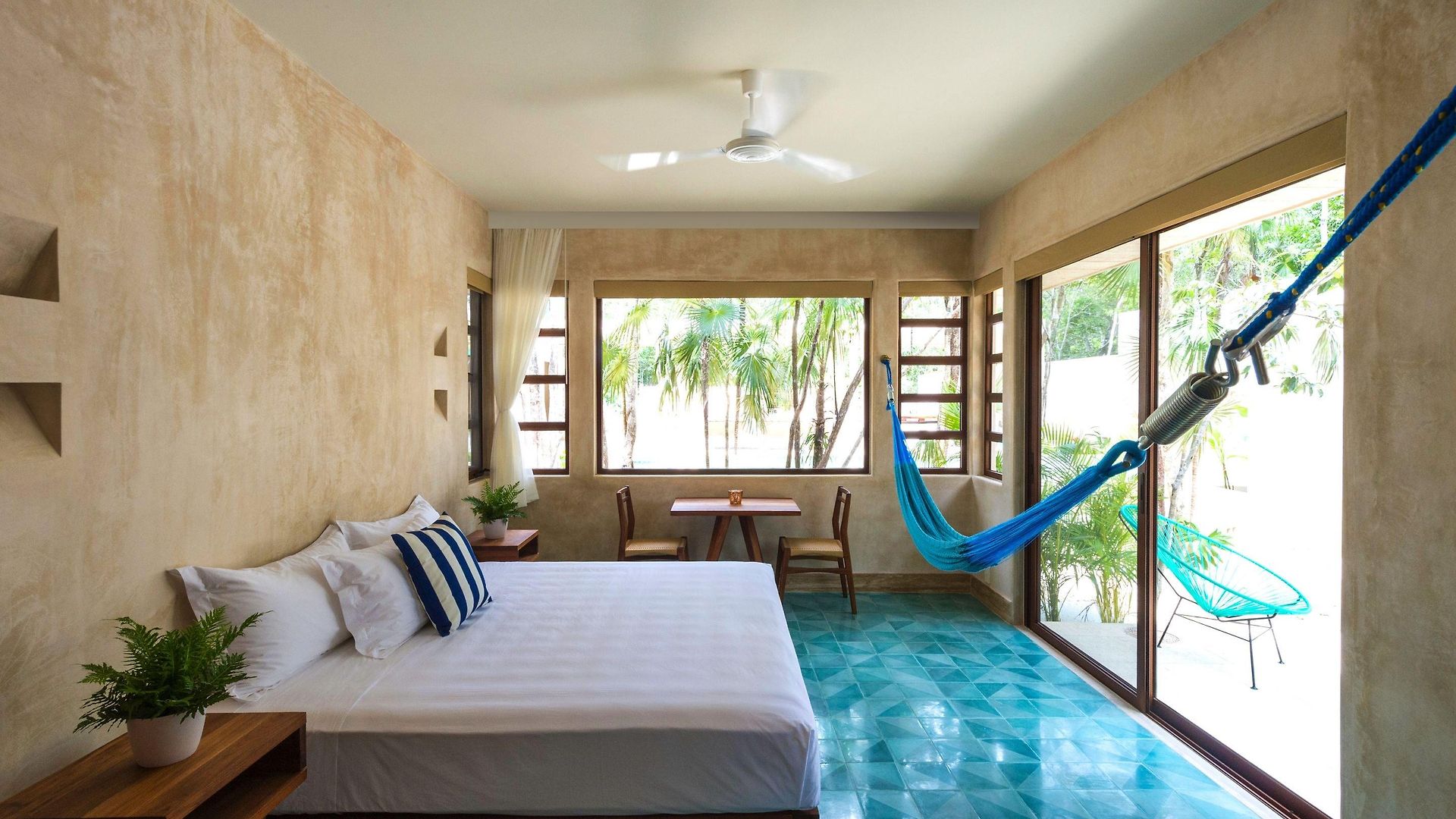 Tiki Tiki Hotel 4*