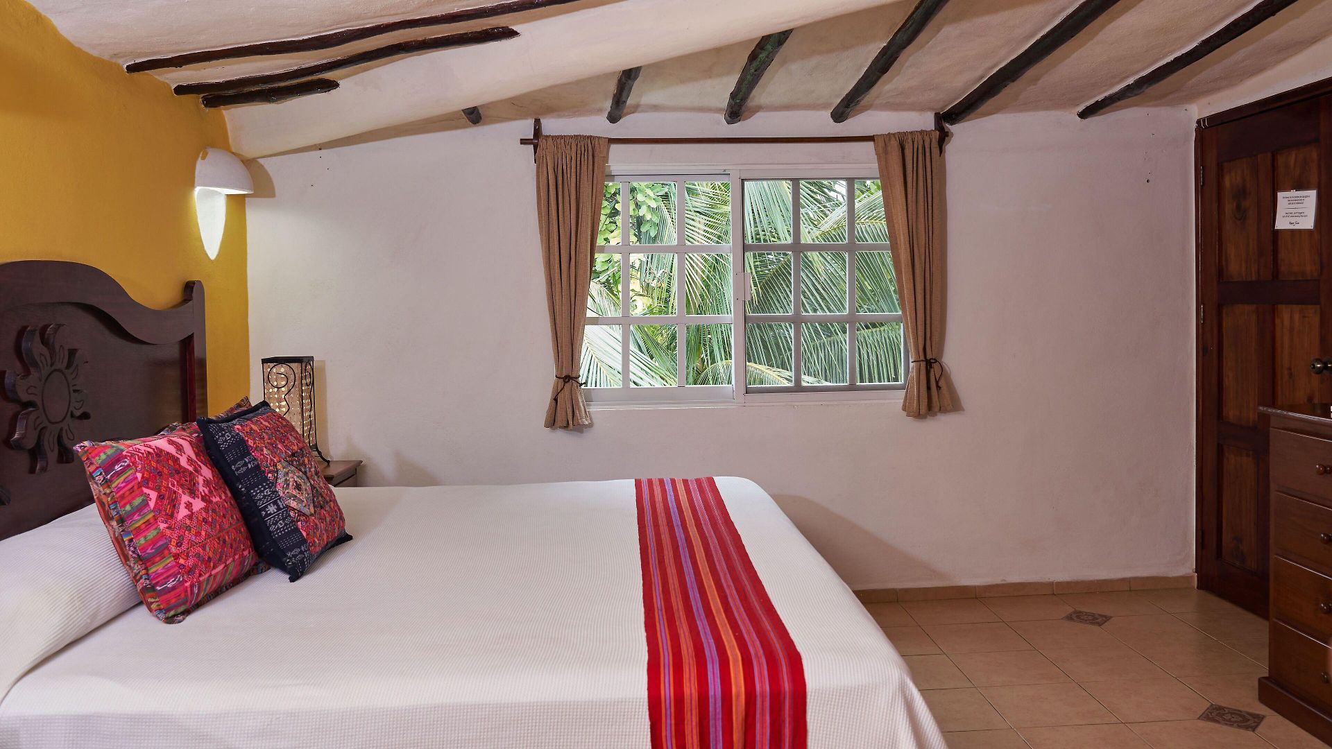 Maison Hotel 3*