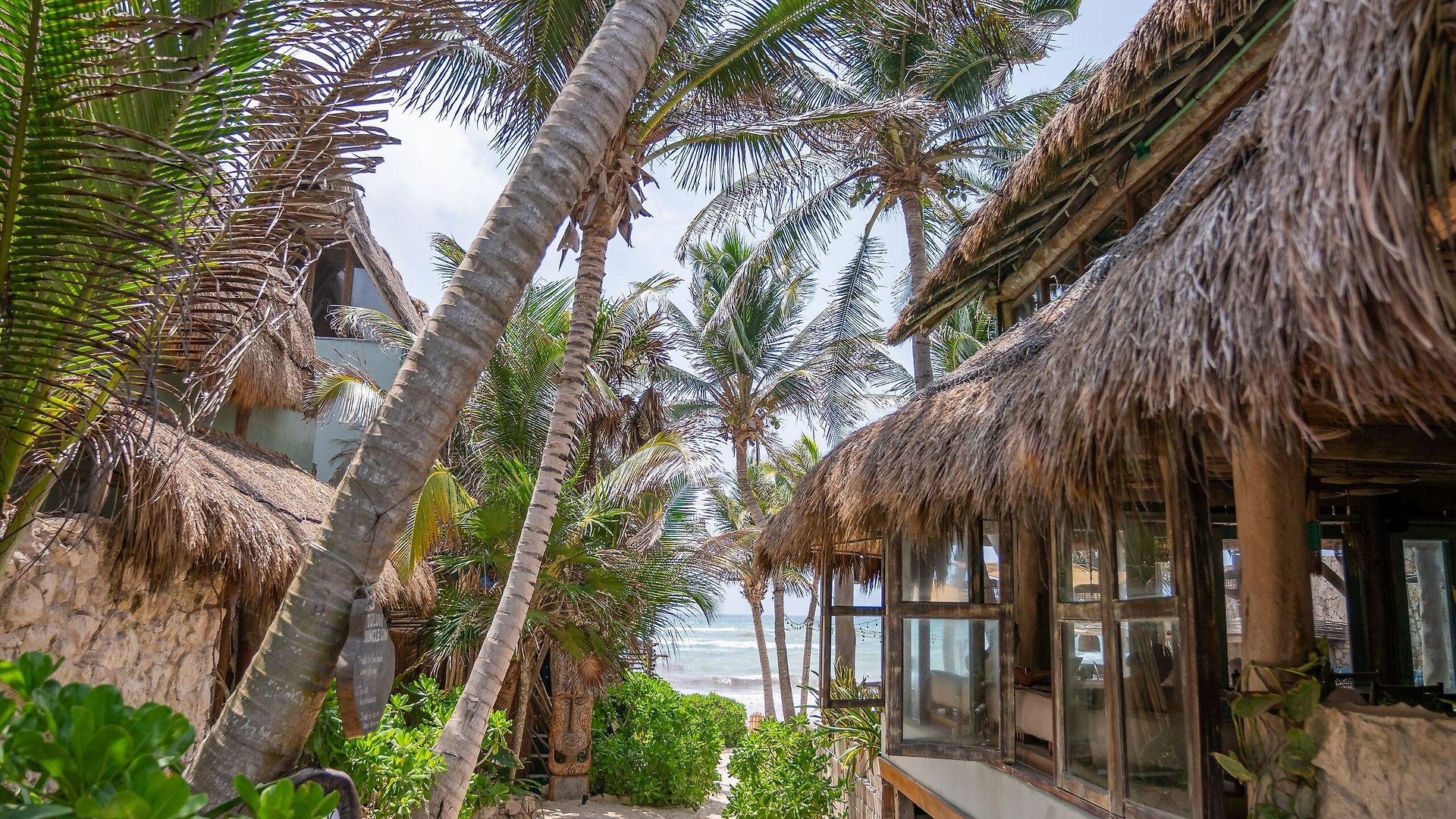 Hotel Ahau Beachfront (adults Only)