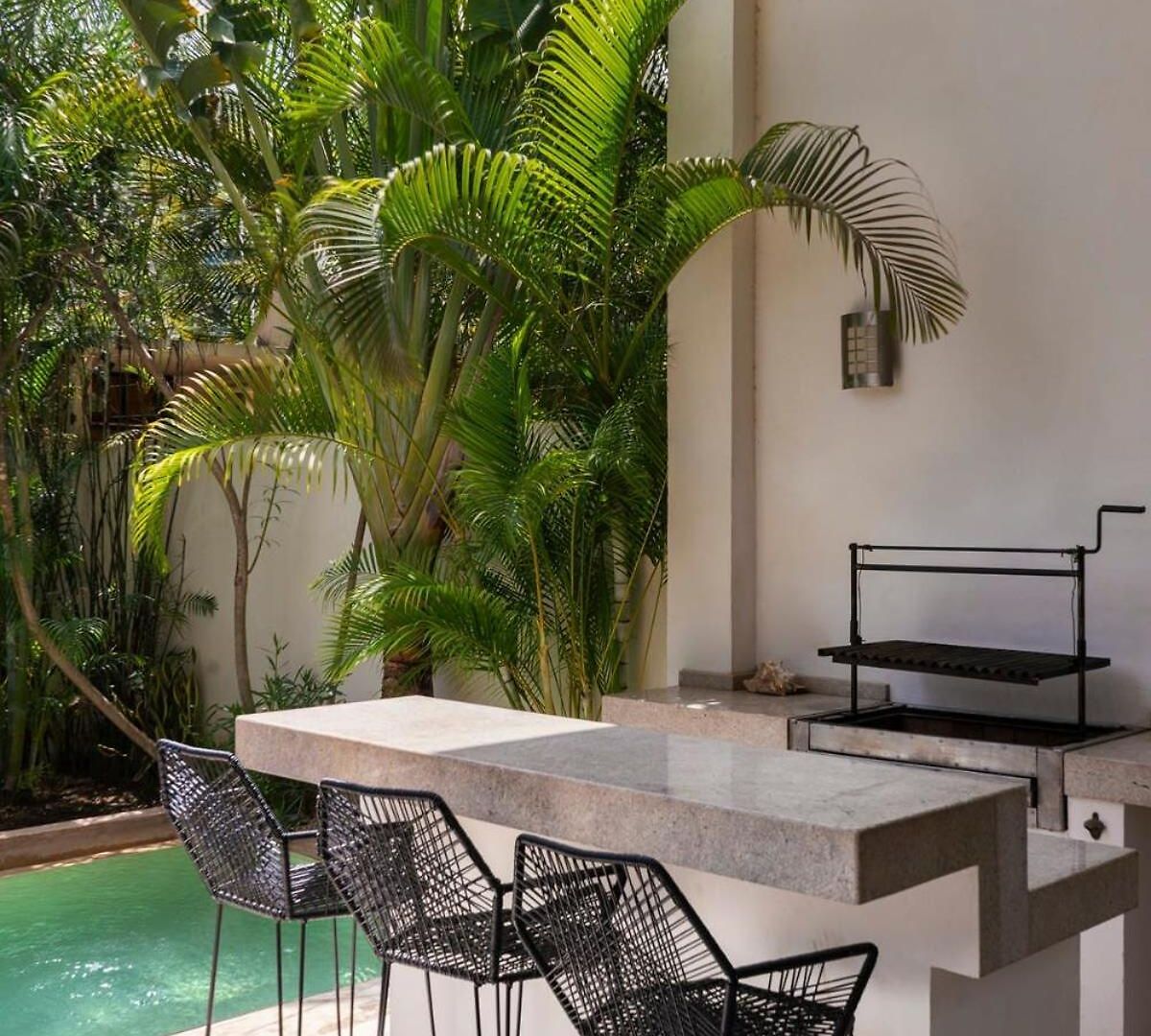 Spectacular 4br Style With Concierge And Secluded Pool Villa