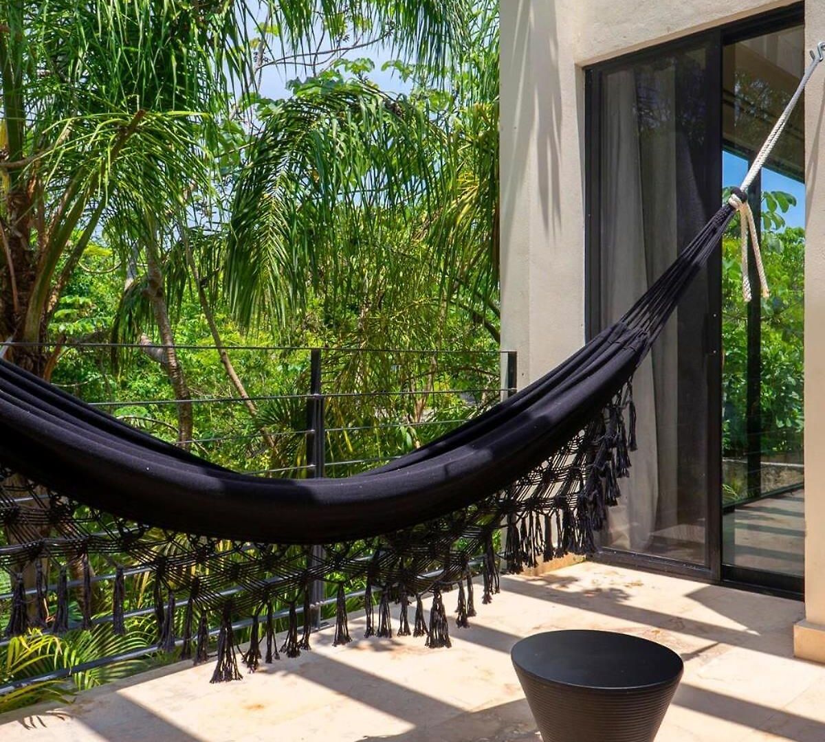 Spectacular 4br Style With Concierge And Secluded Pool