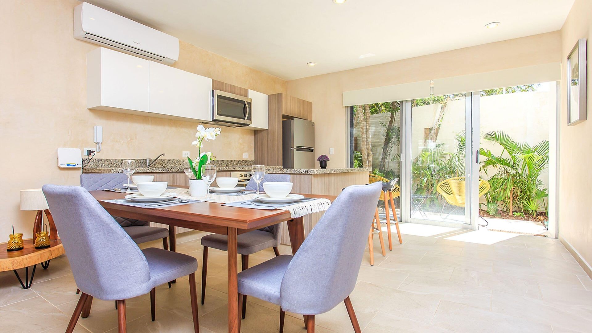 Charming Nature-inspired With Sultry Surroundings By Stella Apartment *
