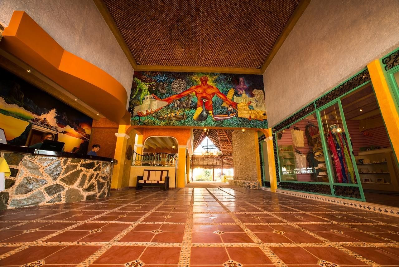 Hotel Pavoreal 4*