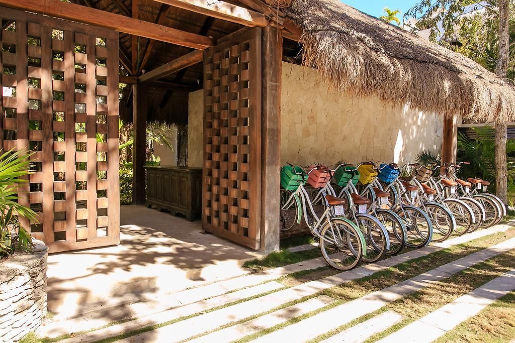Eco-chic Design Wrapped In Nature's Elements By Stella Tulum