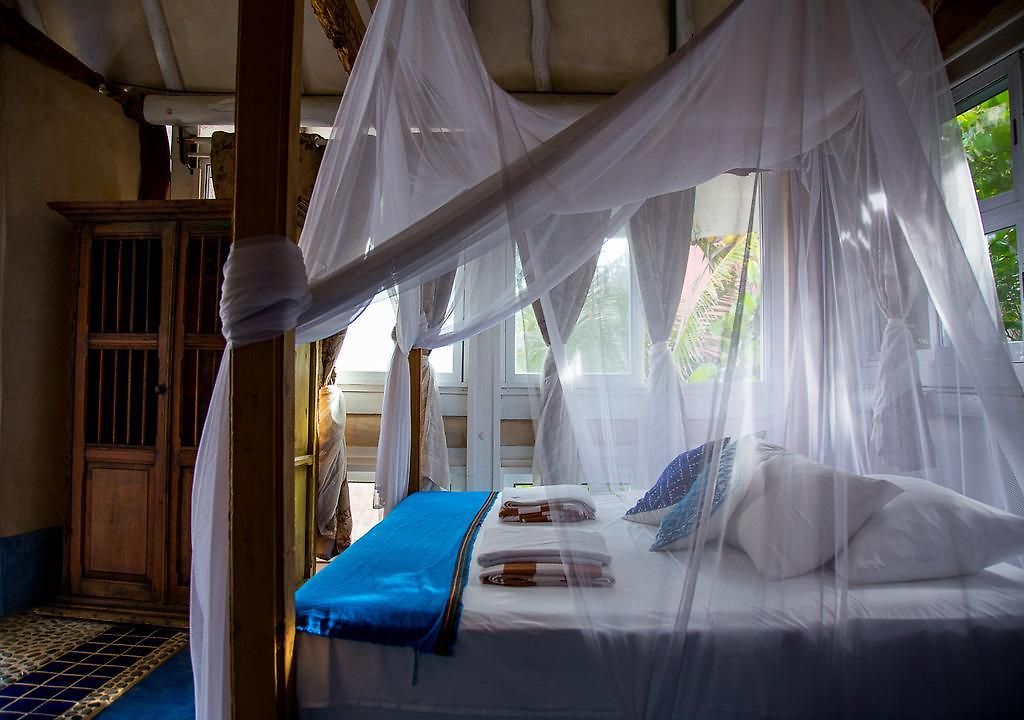 Lamar Front And Pool Tulum