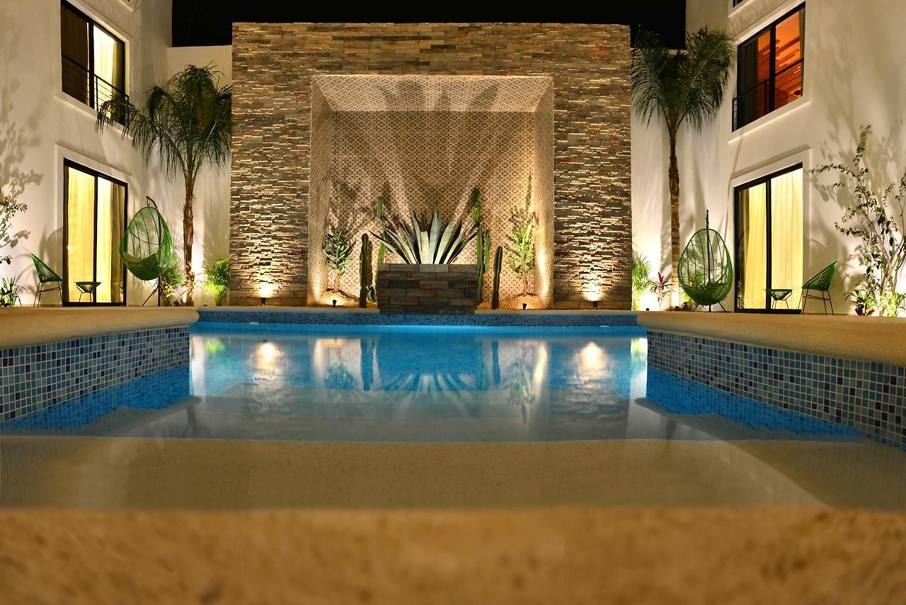 Elements Boutique 4*