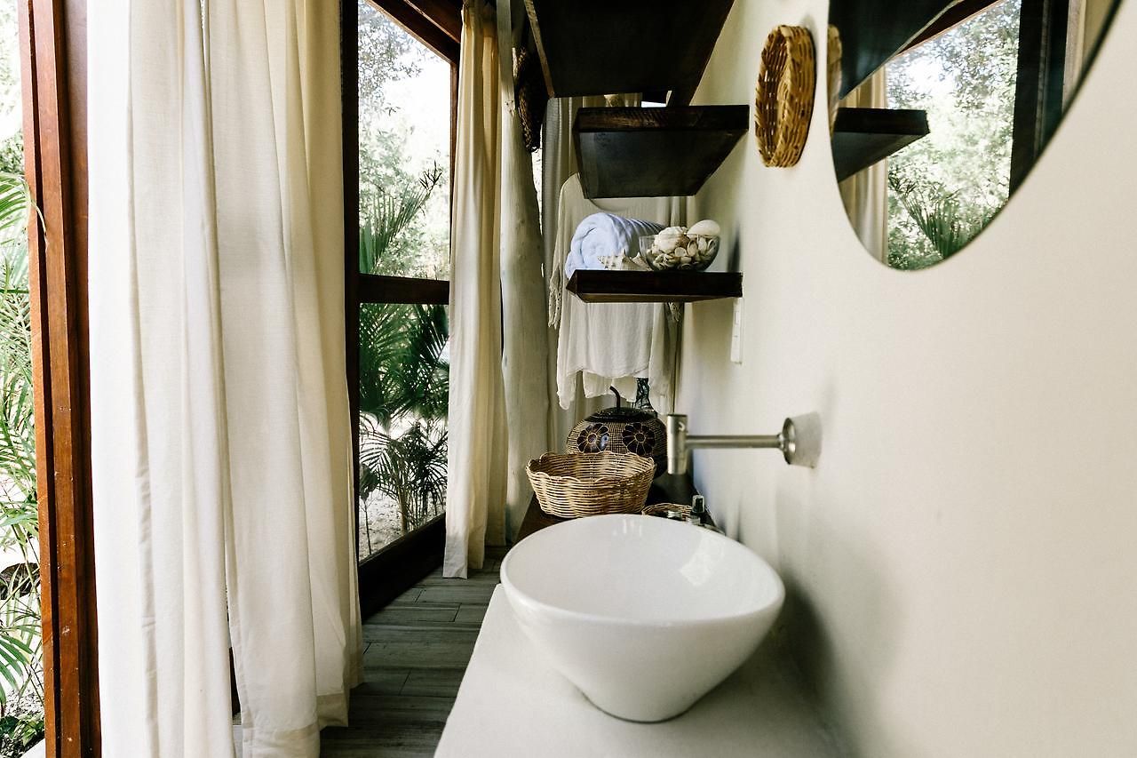 Mamasan Treehouses & Hotel 4*