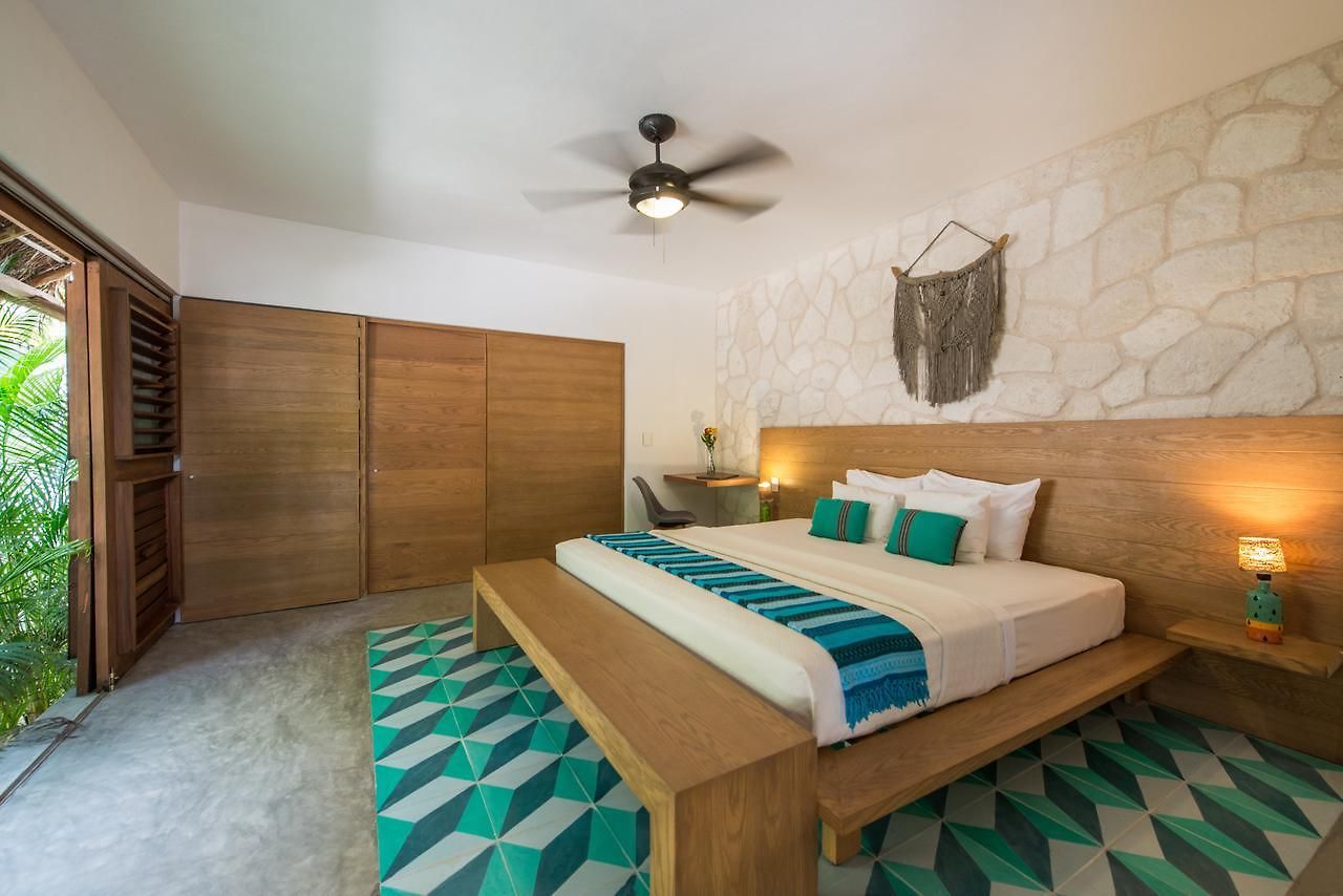 Prana Boutique Hotel 4*