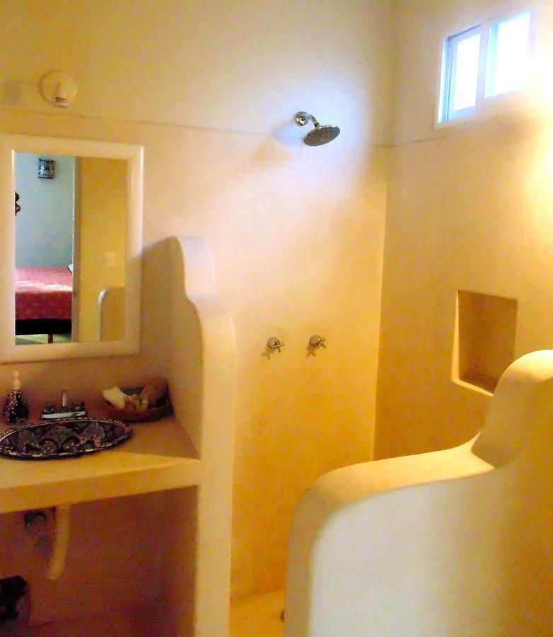 Art Hotel *