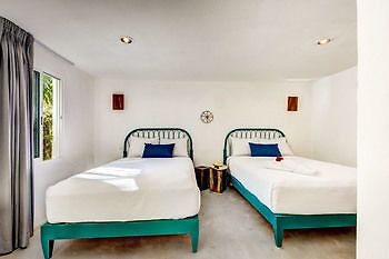 Aura Hotel 3*