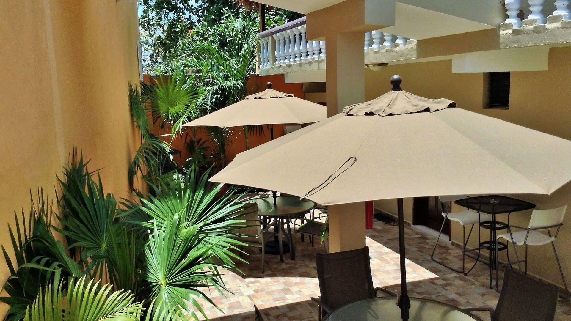 Hotel Malix Pek 2*