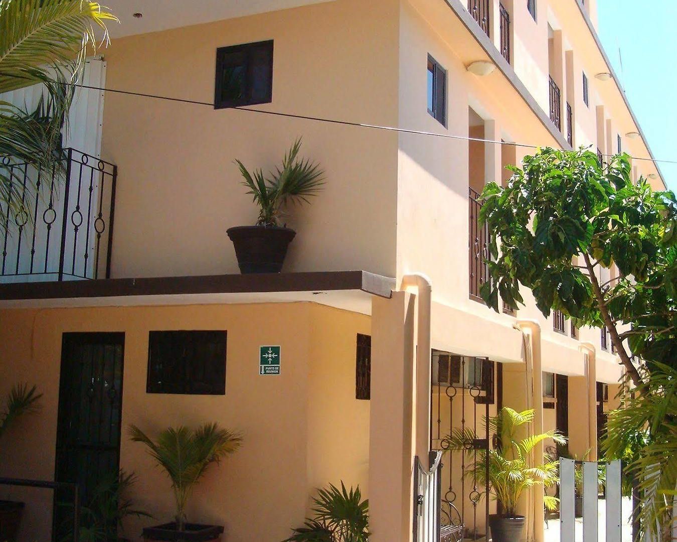 Andrea's Hotel 3*