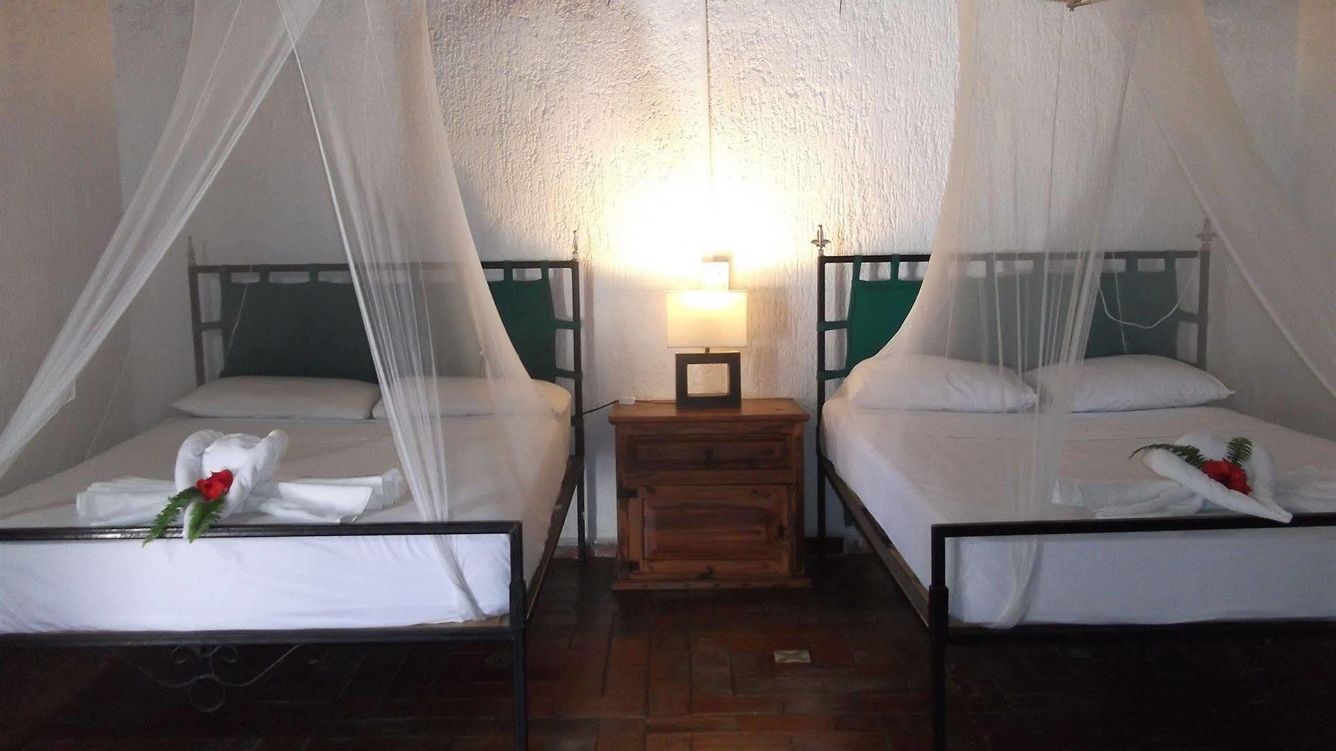 L Hotelito