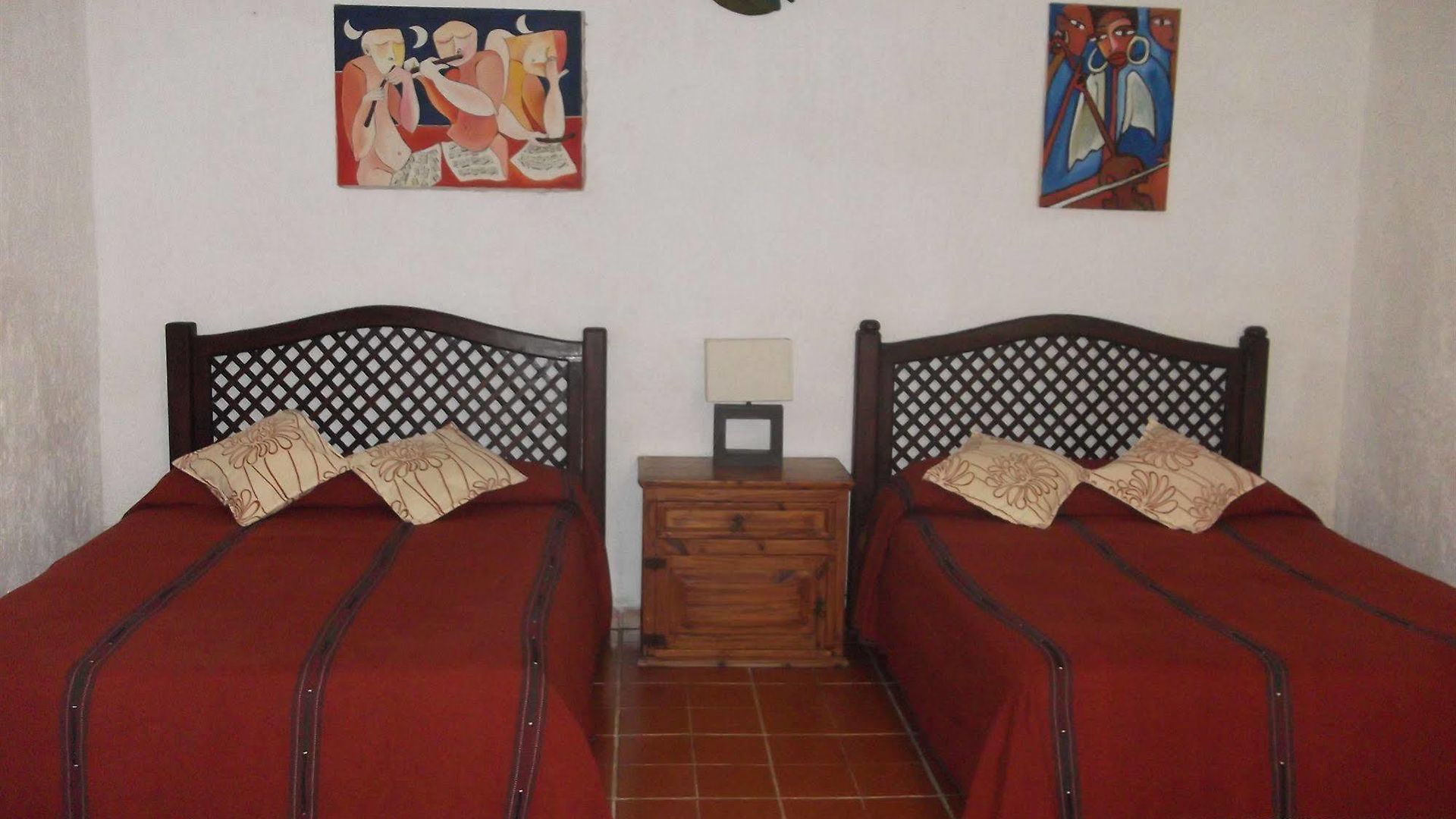 L Hotelito