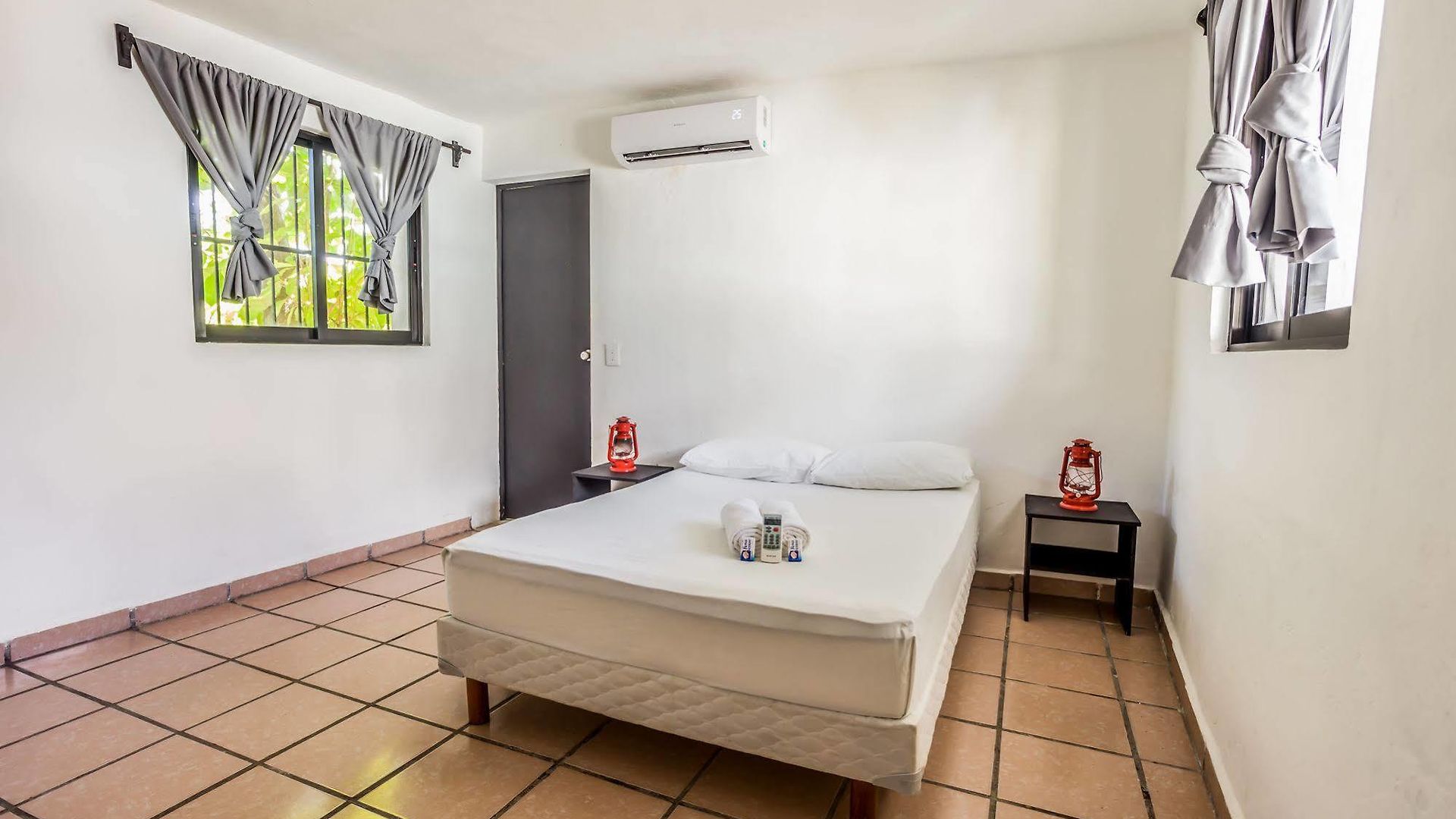 Babel Hostel *