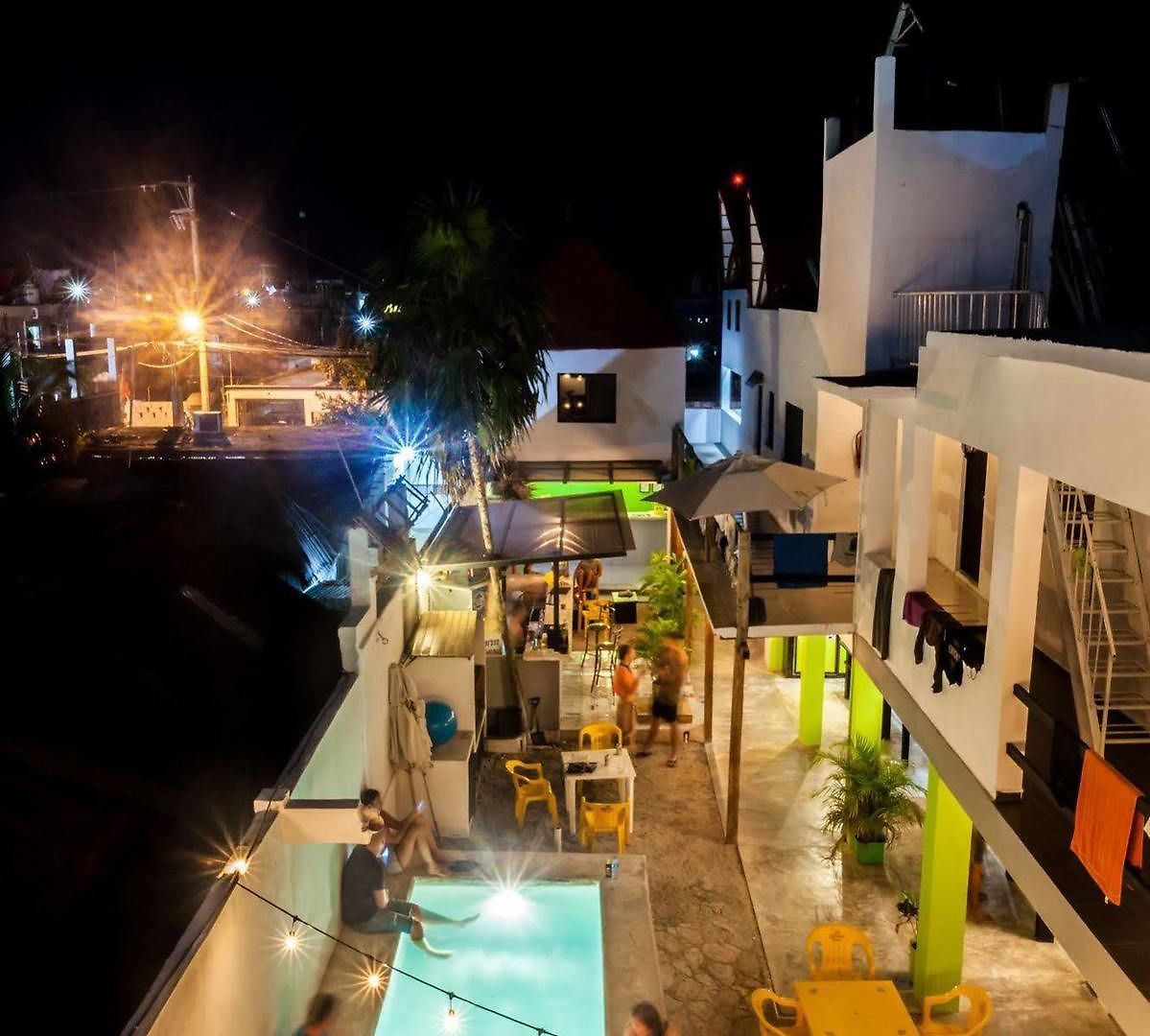 Babel Hostel *