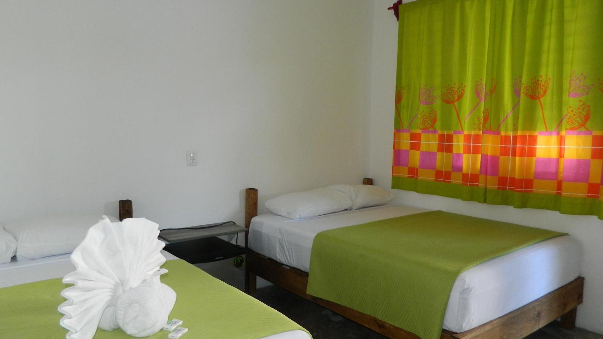 Emotion Avenida & Hostal
