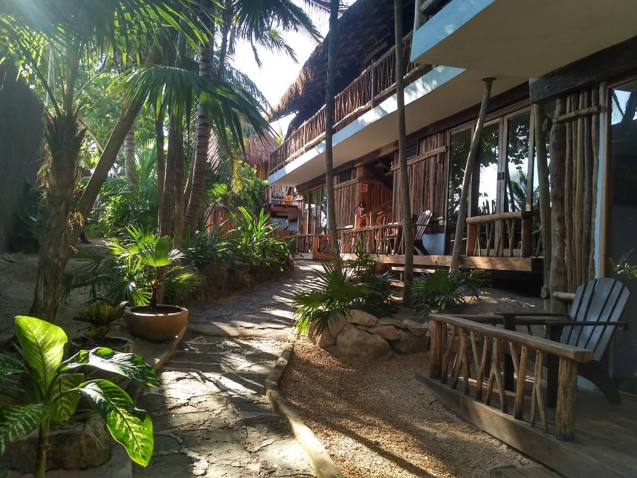 Hotel Casa Ganesh Beachfront