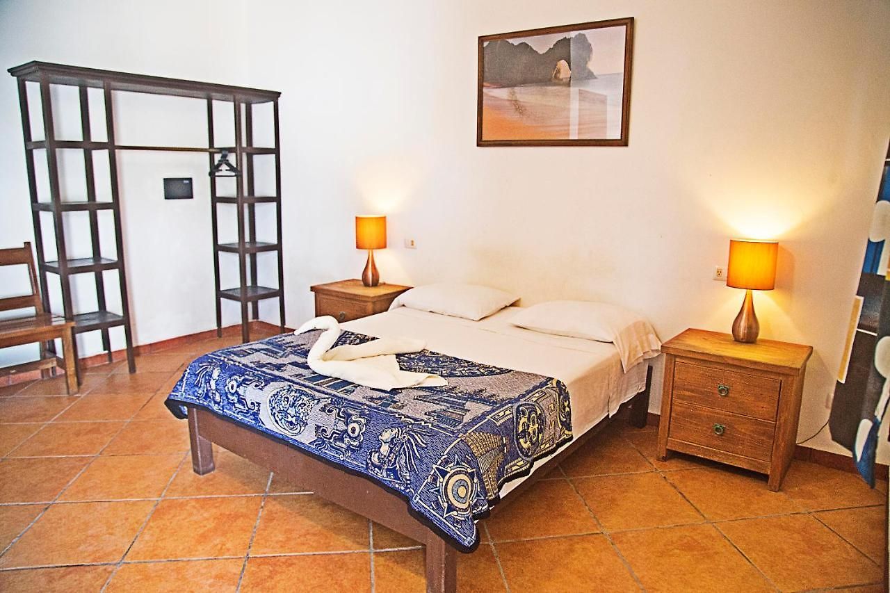 Giana Hotel