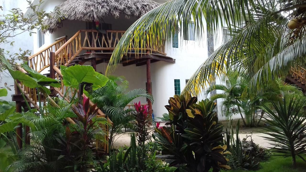 Zamunda Garden View 2*