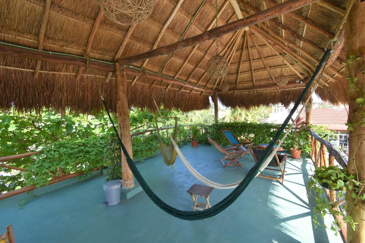 Casa Almendro Hotel