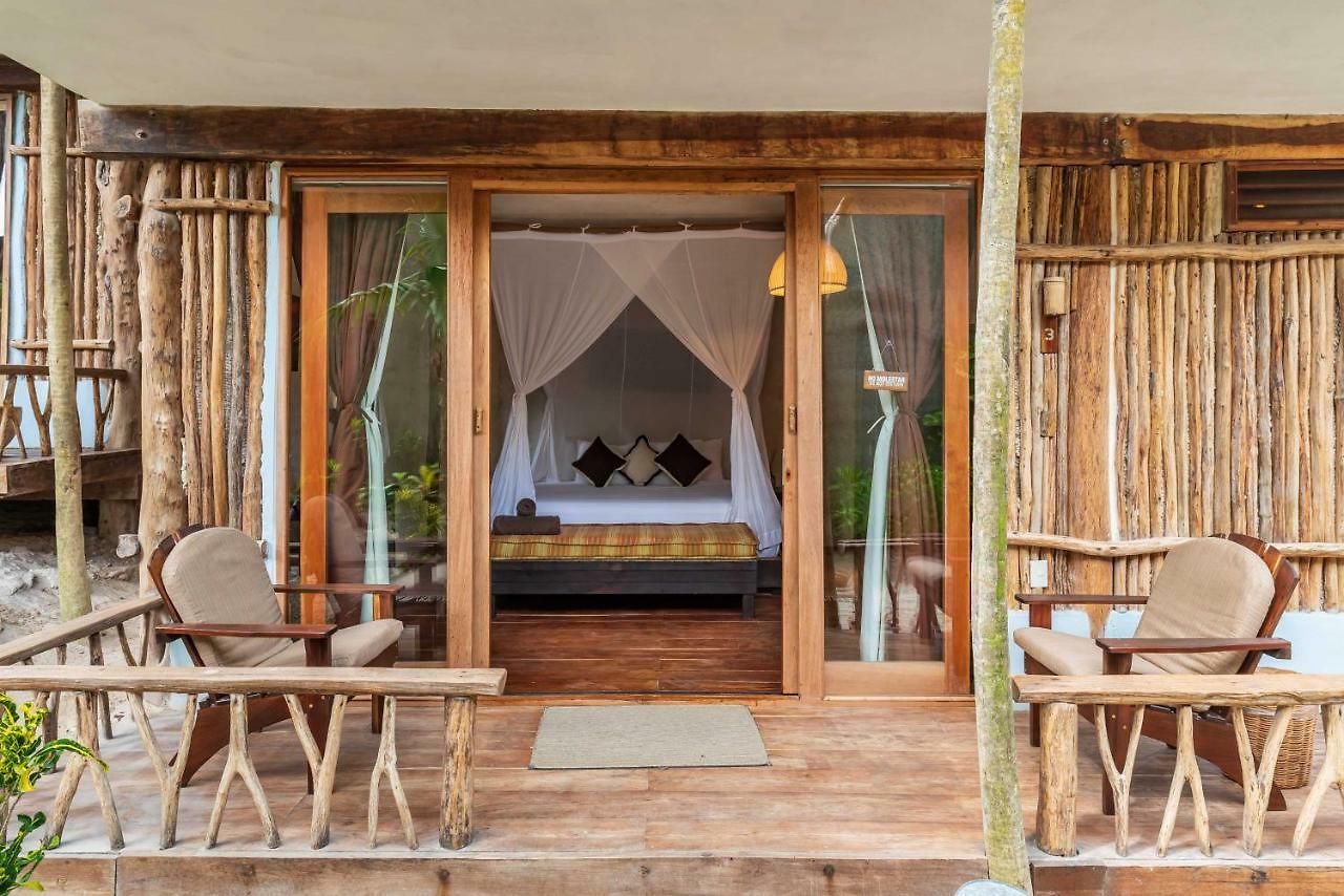 Hotel Casa Ganesh Beachfront