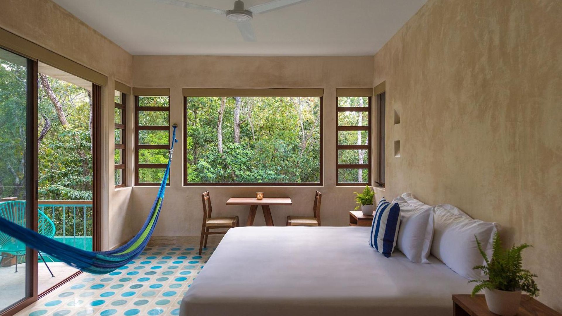 Tiki Tiki Hotel 4*
