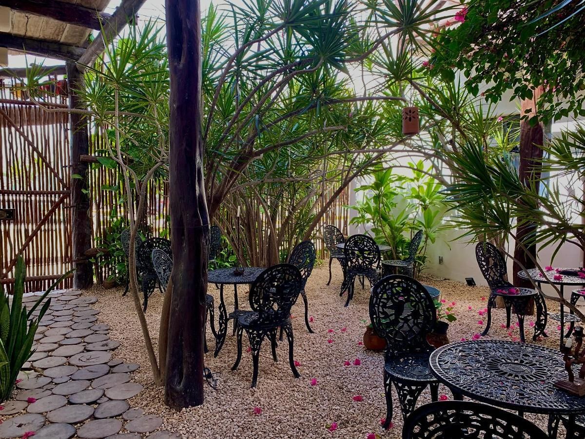 Lo Nuestro Petit Hotel 3*