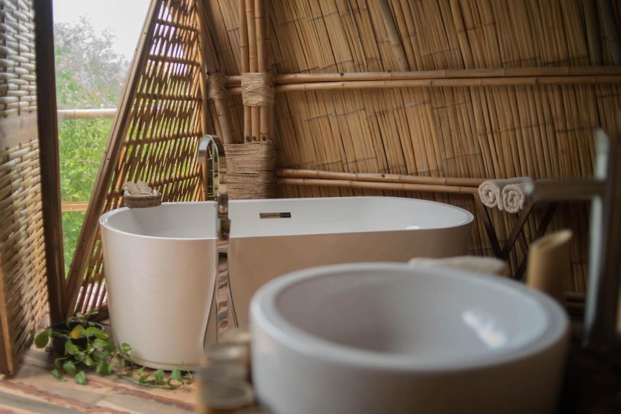 Mamasan Treehouses & Hotel