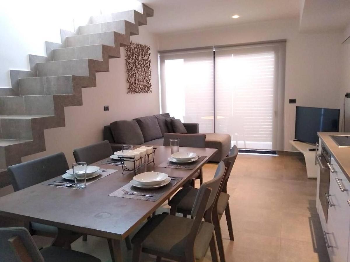 Private Roof W Plunge Pool, Brand New 2 Bedroom Penthouse For 6 Sleeps *
