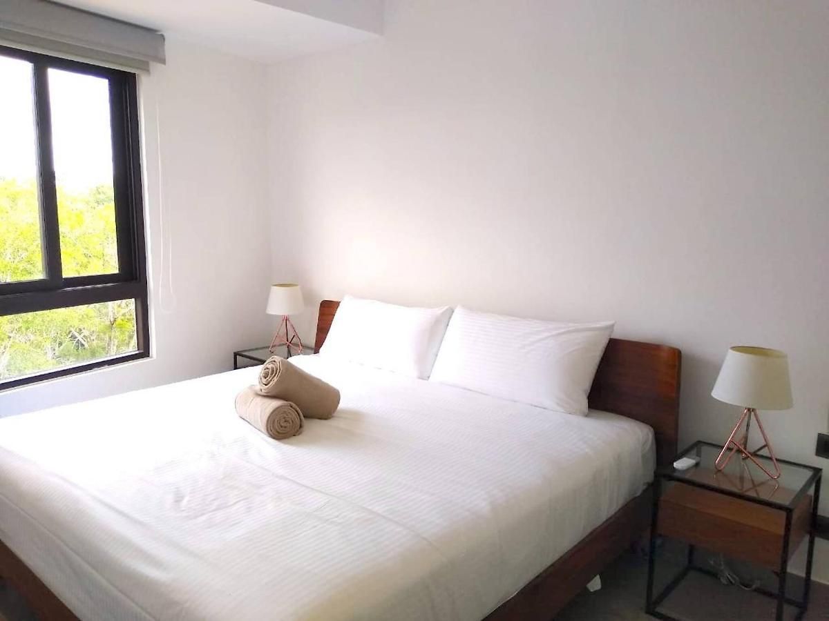 Private Roof W Plunge Pool, Brand New 2 Bedroom Penthouse For 6 Sleeps Holiday home *