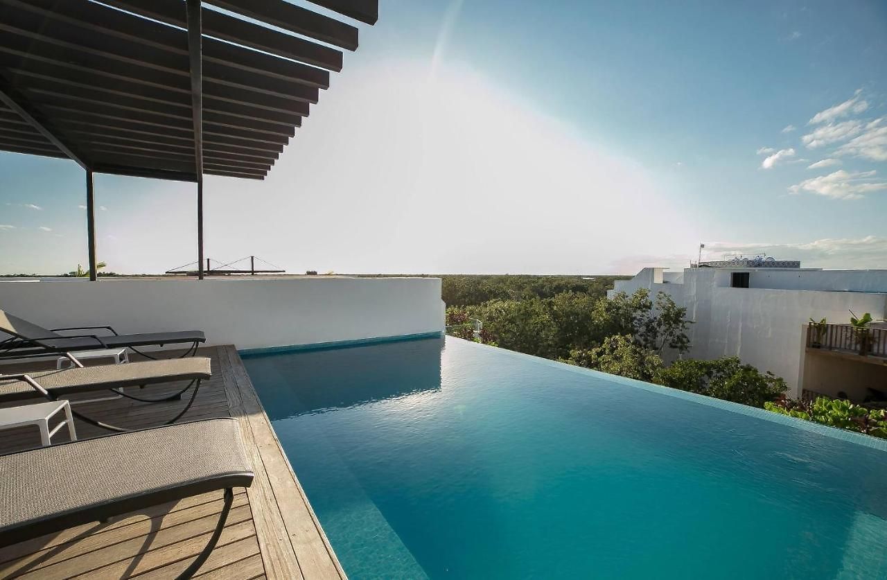 Private Roof W Plunge Pool, Brand New 2 Bedroom Penthouse For 6 Sleeps Holiday home *