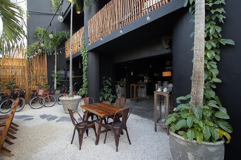 Aroma & Club Hotel