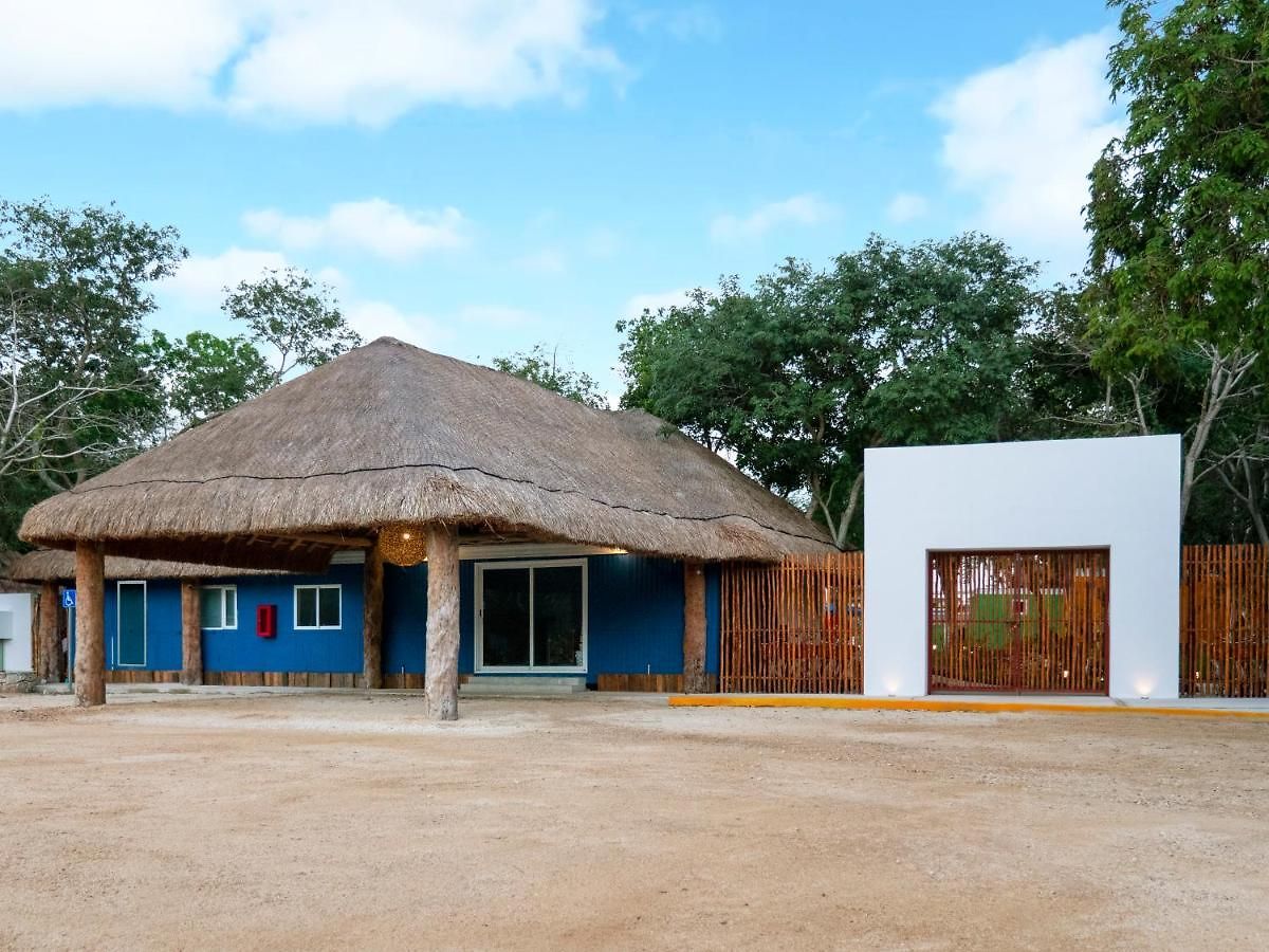 Hostal Colorbox Beds And