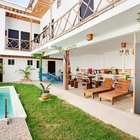 Oyo Jarro Cafe Hotel