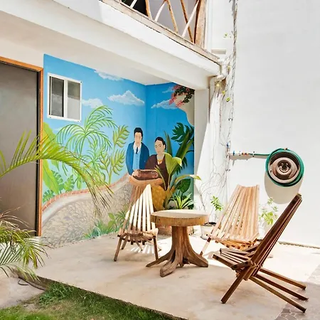 Oyo Jarro Cafe Hotel