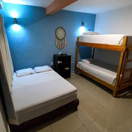 Hotel Banana 2*