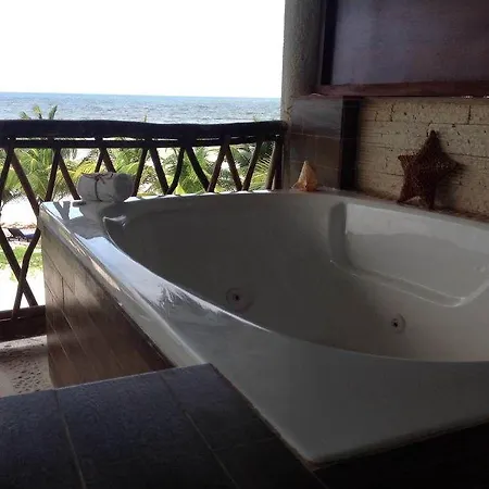 Mia Beachfront - Ocean View And Club Hotel 4*