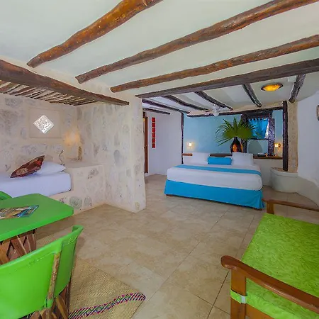 Mestizo Gallery Hotel 4*