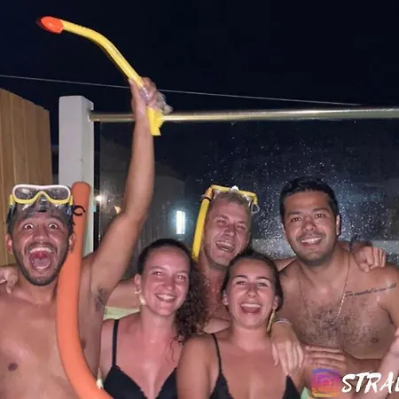 Straw & Rooftop Bar Hostel