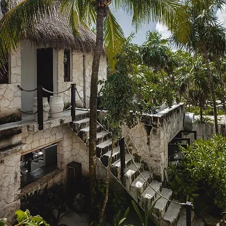 Nest Hotel