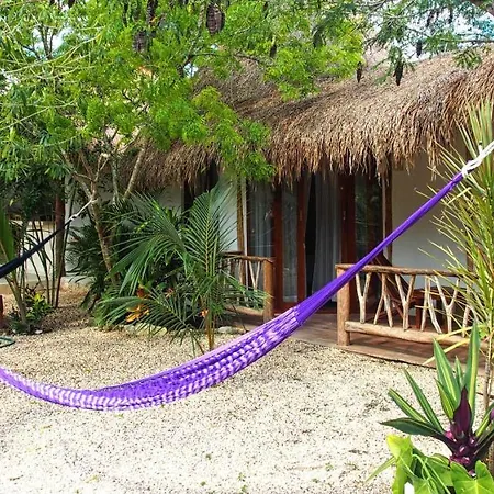Hotel Aldea Balam 3*