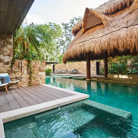 Luxury Poolside Gem With Pool, Jacuzzi & Gym Tulum
