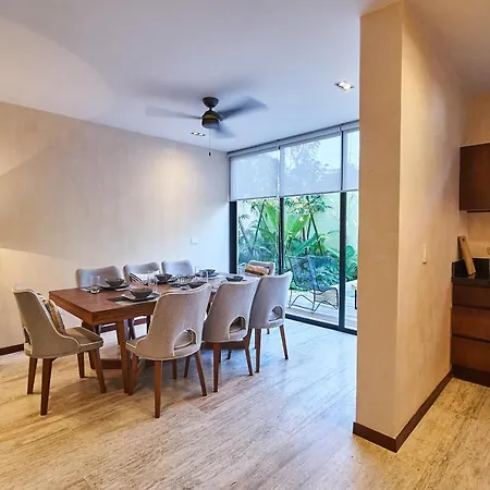 Don Quijote - Private Pool & Club Access *