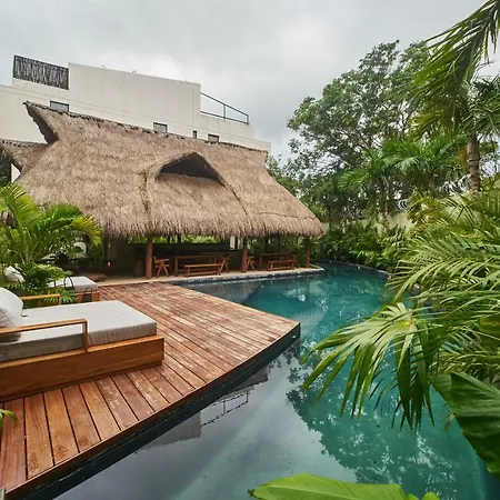 Don Quijote - Private Pool & Club Access Apartment