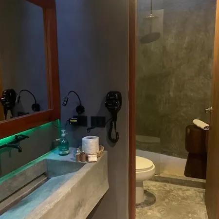 Hotel Ariche & *
