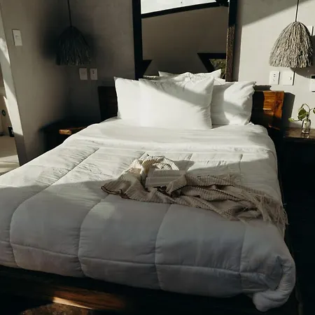 Mamasan Treehouses & Hotel 4*