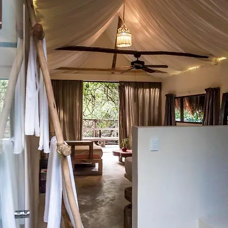 Roc Jungle Hotel