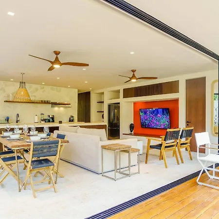 Apartment Gorgeous Flowy Space With Wrap-around Private Pool *